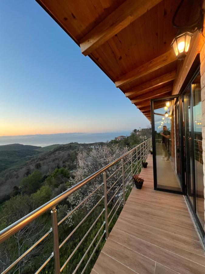 Restorant Hotel Xheni Draç Eksteriør bilde