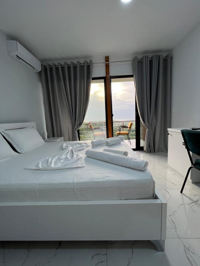 Restorant Hotel Xheni Draç Eksteriør bilde