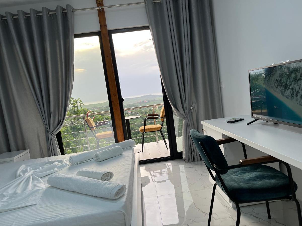 Restorant Hotel Xheni Draç Eksteriør bilde